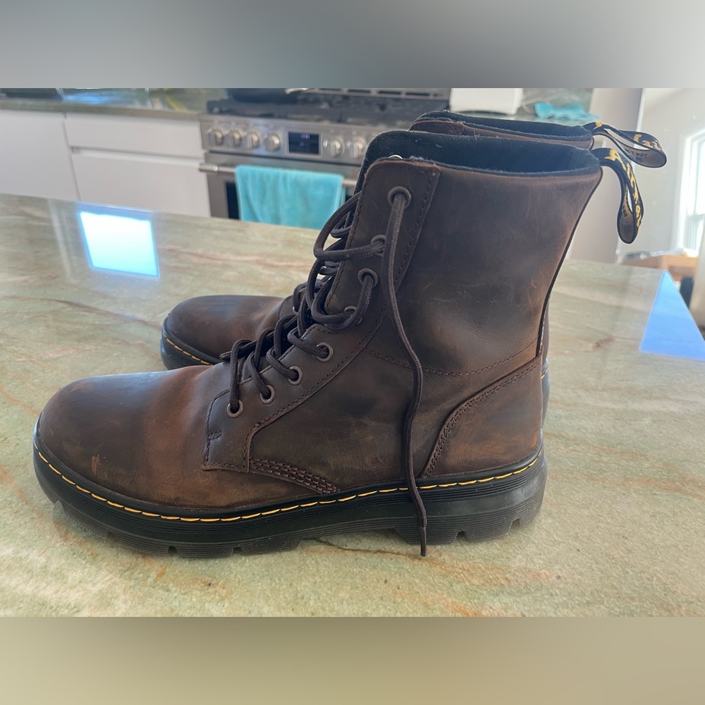 Dr. Martens Brown Leather Combs Combat Boots EUC size 11